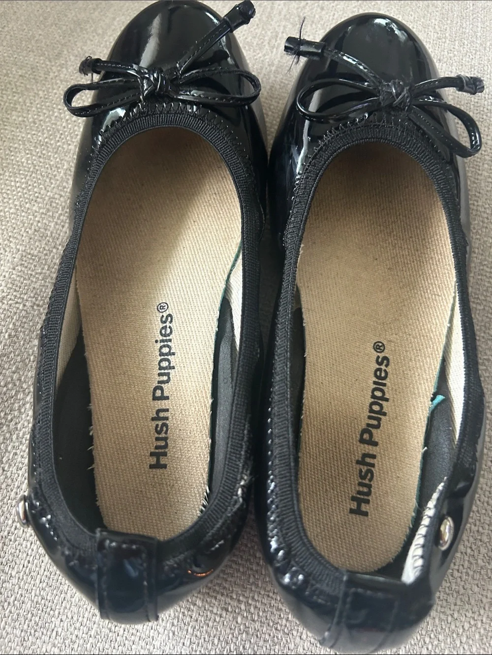 Hush Puppies Black Patent Ballet Flats with Bow Accent size 2